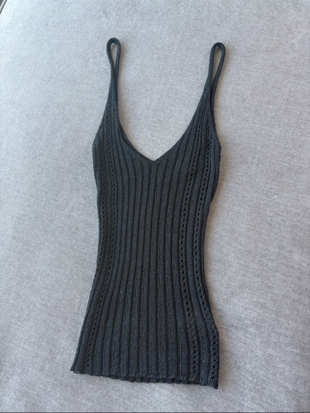 Line and dot Women’s Black Ribbed Knit V-Neck Tank Top